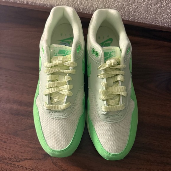 NEW Nike Air Max 1 '87 Vapor Green Athletic  Sneakers HJ7329-376 (Women 9/M 7.5) - Picture 5 of 7